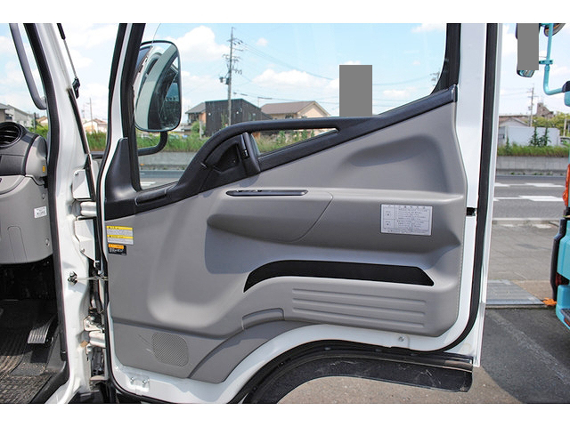 三菱ふそうキャンターセルフクレーン4段小型（2t・3t）[写真29]