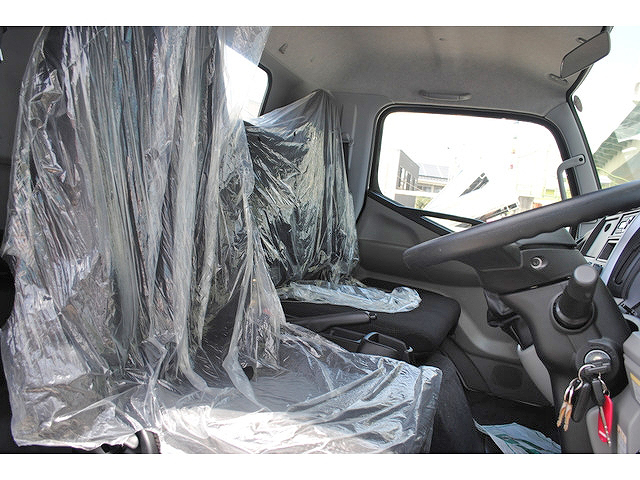 三菱ふそうキャンターセルフクレーン4段小型（2t・3t）[写真31]