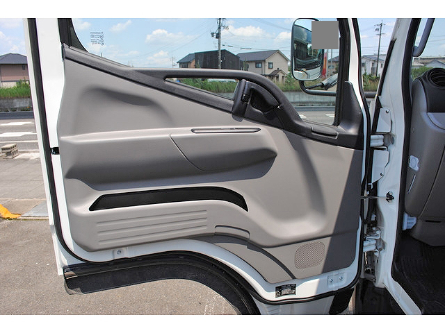 三菱ふそうキャンターセルフクレーン4段小型（2t・3t）[写真32]