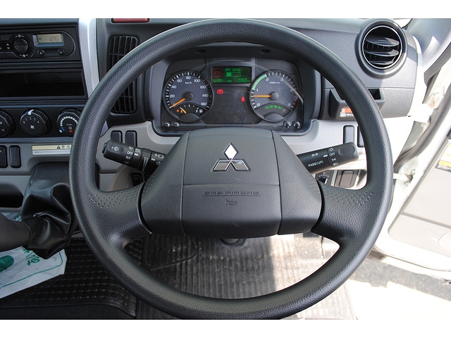 三菱ふそうキャンターセルフクレーン4段小型（2t・3t）[写真37]