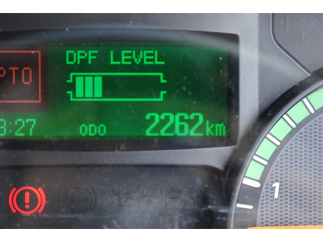 三菱ふそうキャンターセルフクレーン4段小型（2t・3t）[写真38]