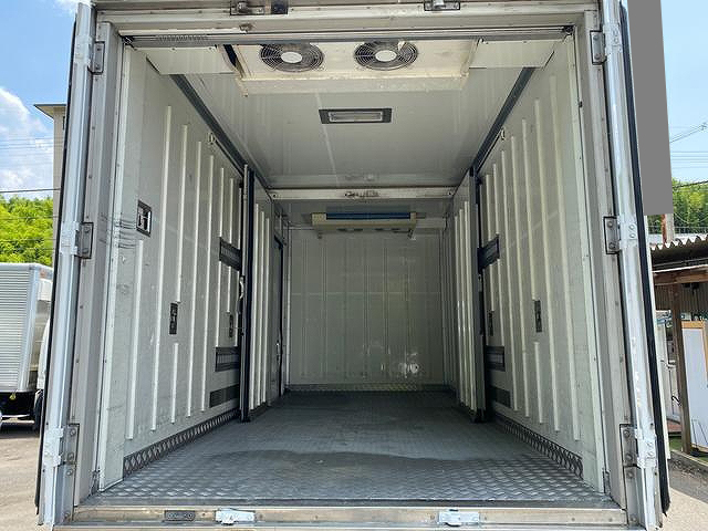 日野デュトロ冷凍車（冷蔵車）小型（2t・3t）[写真11]