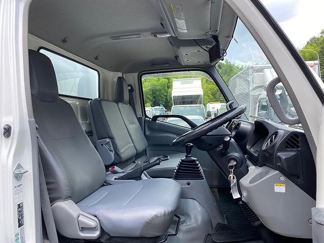 日野デュトロ冷凍車（冷蔵車）小型（2t・3t）[写真17]