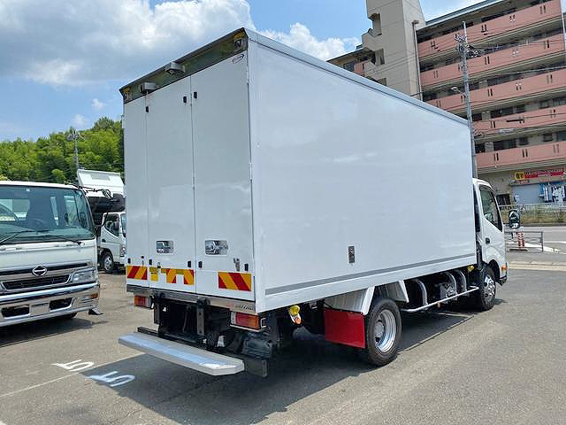日野デュトロ冷凍車（冷蔵車）小型（2t・3t）[写真08]