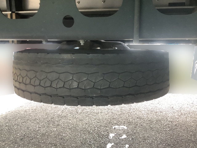 いすゞフォワードアルミウイング中型（4t）[写真13]