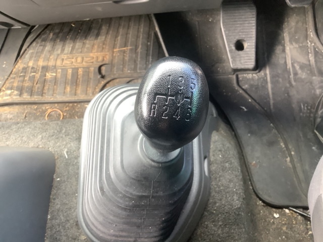 いすゞフォワードアルミウイング中型（4t）[写真21]