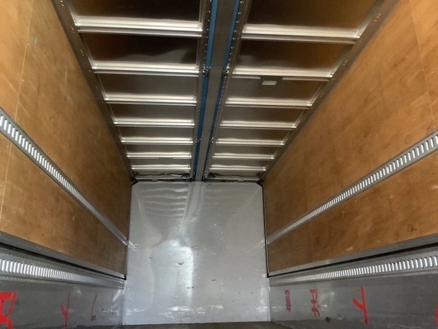 いすゞフォワードアルミウイング中型（4t）[写真06]