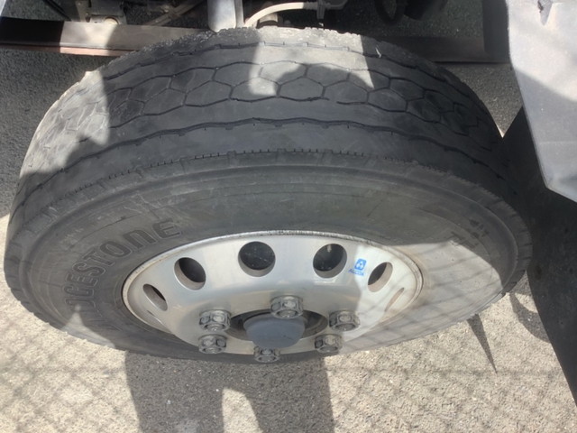 いすゞフォワードアルミウイング中型（4t）[写真08]