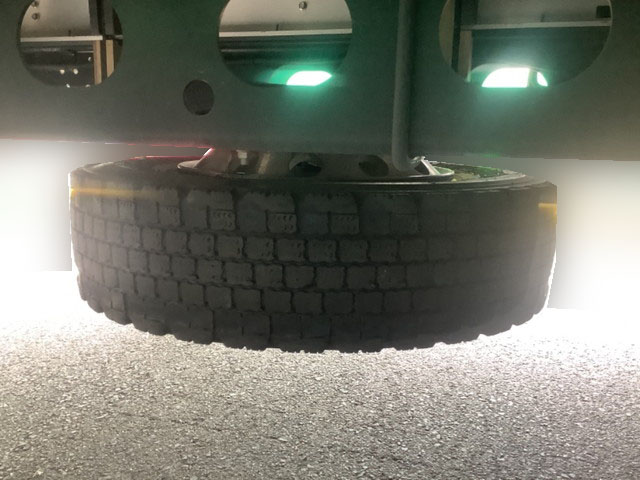 いすゞフォワードアルミウイング中型（4t）[写真14]