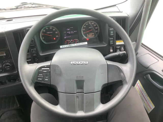 いすゞフォワードアルミウイング中型（4t）[写真25]