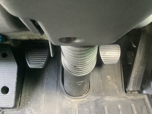 いすゞフォワードアルミウイング中型（4t）[写真28]