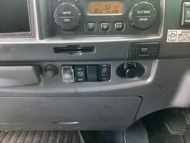 いすゞフォワードアルミウイング中型（4t）[写真31]