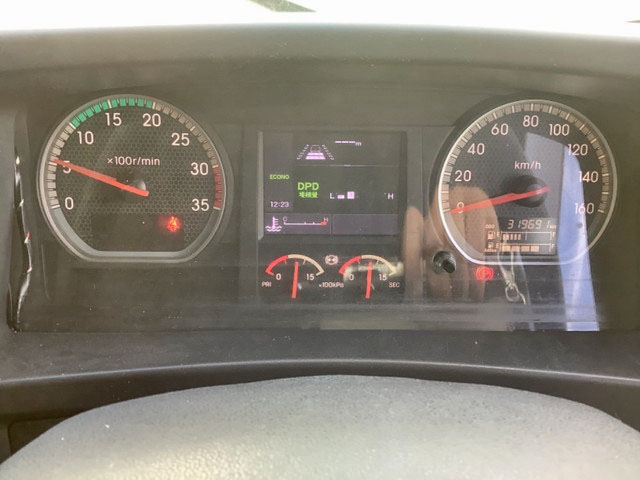 いすゞフォワードアルミウイング中型（4t）[写真25]