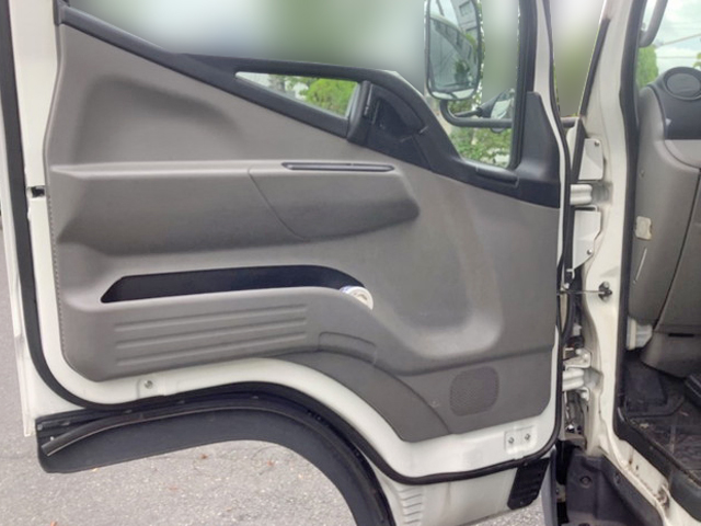 三菱ふそうキャンターアルミウイング小型（2t・3t）[写真20]