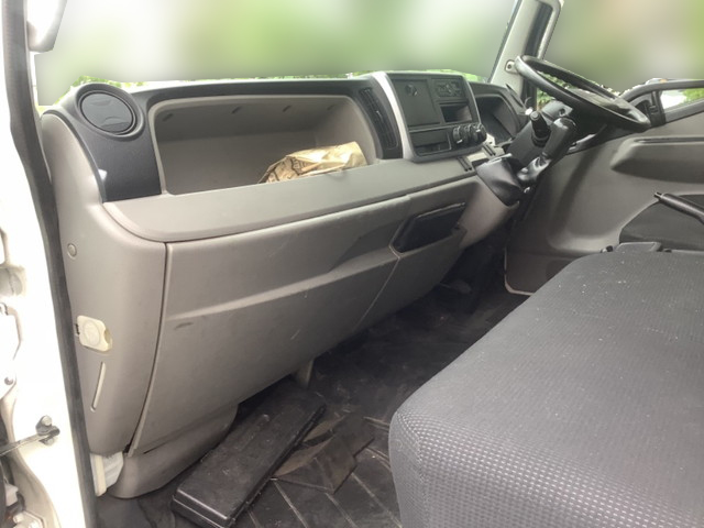 三菱ふそうキャンターアルミウイング小型（2t・3t）[写真22]