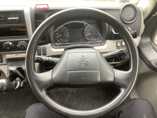 三菱ふそうキャンターアルミウイング小型（2t・3t）[写真24]