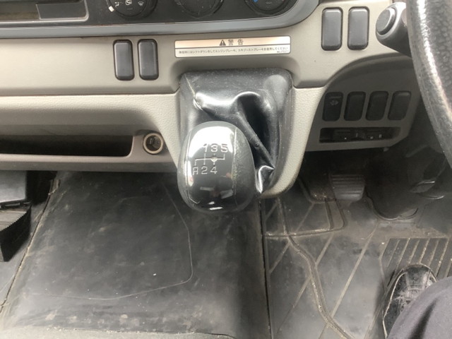 三菱ふそうキャンターアルミウイング小型（2t・3t）[写真26]