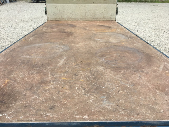 三菱ふそうキャンター平ボディ小型（2t・3t）[写真10]