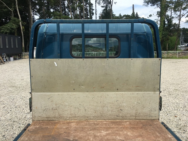 三菱ふそうキャンター平ボディ小型（2t・3t）[写真12]