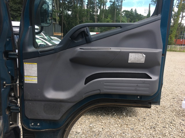 三菱ふそうキャンター平ボディ小型（2t・3t）[写真25]