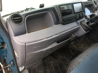 三菱ふそうキャンター平ボディ小型（2t・3t）[写真28]