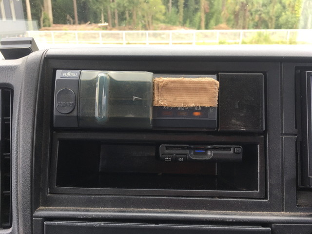 三菱ふそうキャンター平ボディ小型（2t・3t）[写真35]