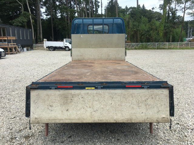 三菱ふそうキャンター平ボディ小型（2t・3t）[写真09]