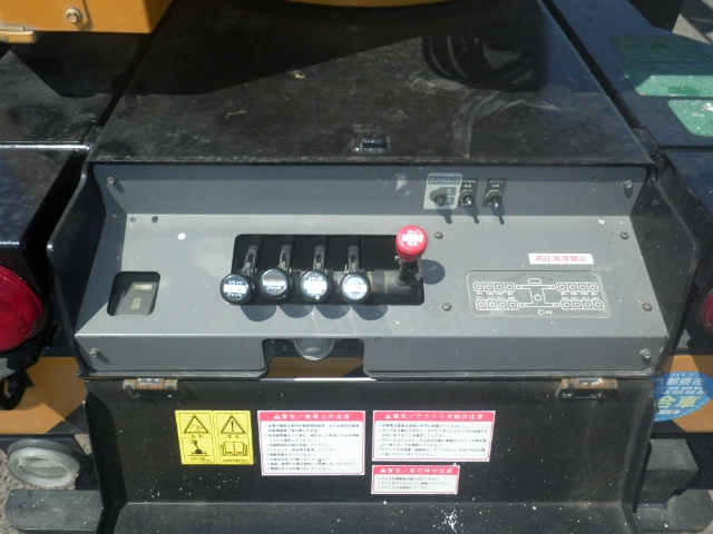 三菱ふそうキャンター高所作業車小型（2t・3t）[写真15]