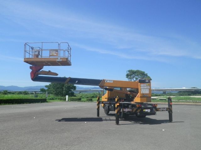 三菱ふそうキャンター高所作業車小型（2t・3t）[写真08]