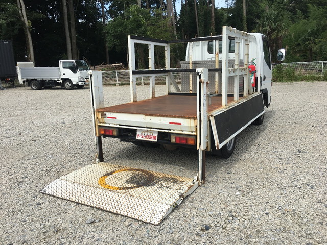 三菱ふそうキャンターガッツ平ボディ小型（2t・3t）[写真14]