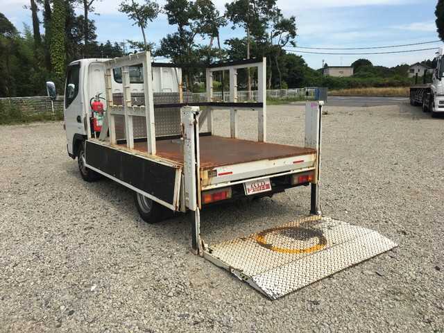 三菱ふそうキャンターガッツ平ボディ小型（2t・3t）[写真15]