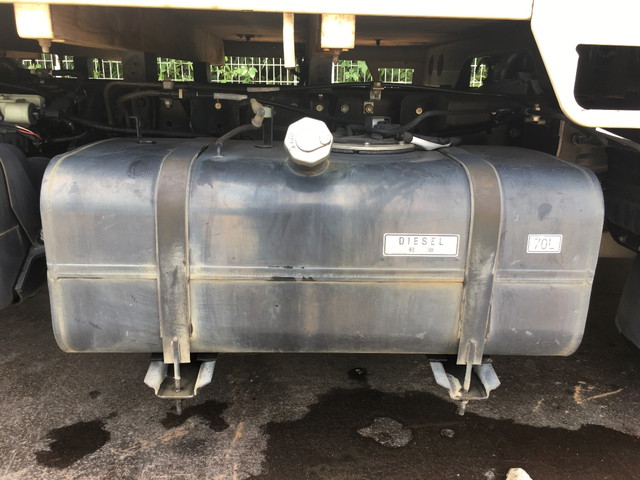 三菱ふそうキャンターガッツ平ボディ小型（2t・3t）[写真20]