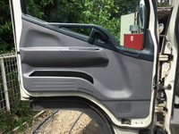 三菱ふそうキャンターガッツ平ボディ小型（2t・3t）[写真26]