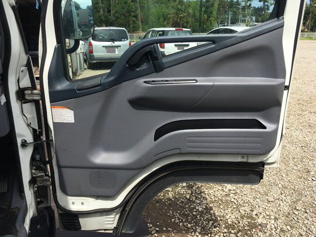 三菱ふそうキャンターガッツ平ボディ小型（2t・3t）[写真27]