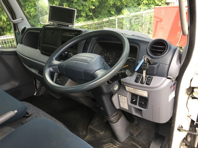 三菱ふそうキャンターガッツ平ボディ小型（2t・3t）[写真31]