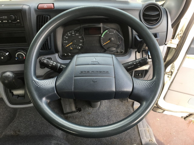 三菱ふそうキャンターガッツ平ボディ小型（2t・3t）[写真33]