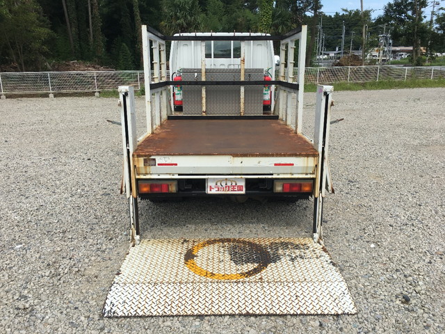 三菱ふそうキャンターガッツ平ボディ小型（2t・3t）[写真09]