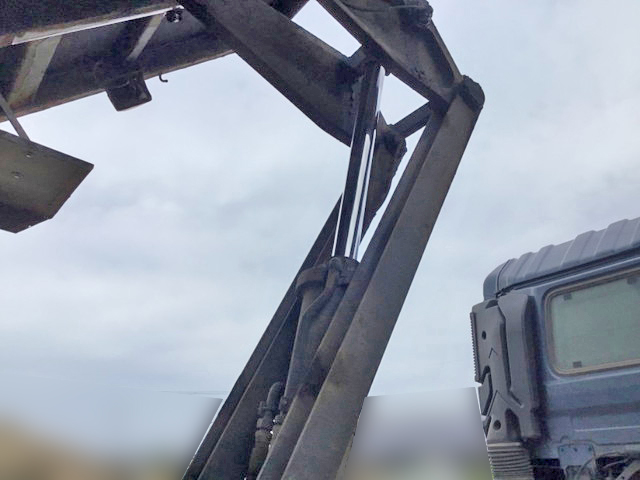 UDトラックスクオンダンプ大型（10t）[写真12]