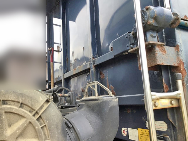 UDトラックスクオンダンプ大型（10t）[写真14]