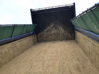 UDトラックスクオンダンプ大型（10t）[写真06]