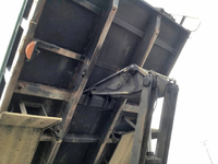 UDトラックスクオンダンプ大型（10t）[写真09]