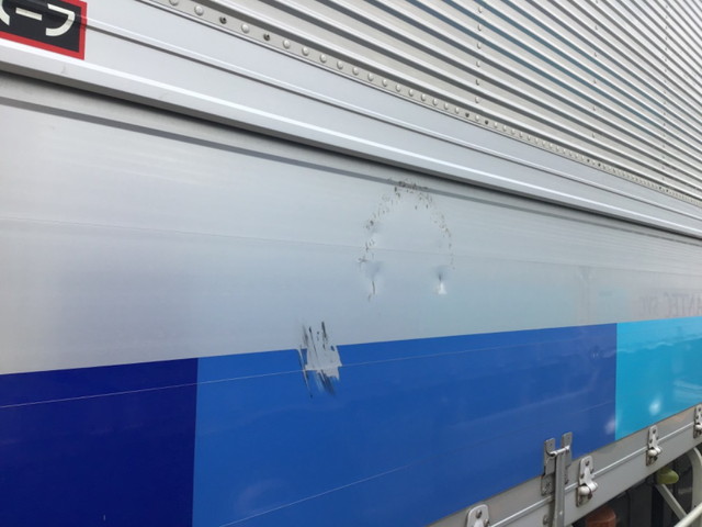 UDトラックスクオンアルミウイング大型（10t）[写真11]