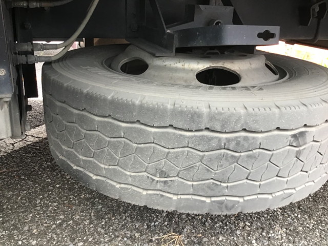 UDトラックスクオンアルミウイング大型（10t）[写真16]