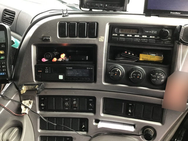 UDトラックスクオンアルミウイング大型（10t）[写真27]