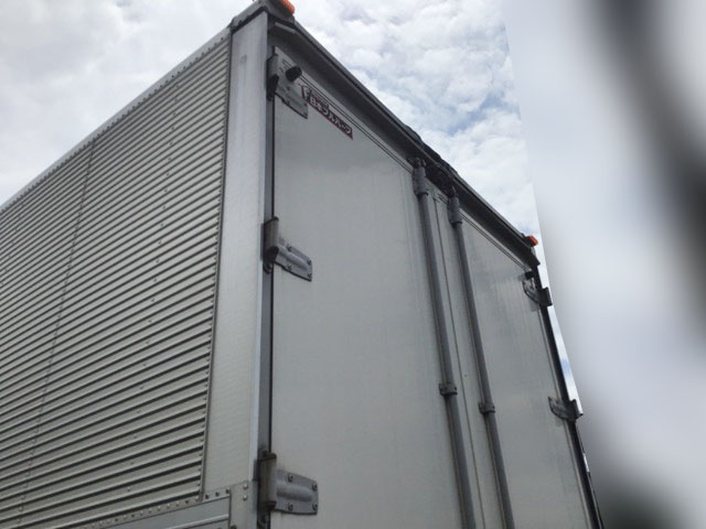 UDトラックスクオンアルミウイング大型（10t）[写真05]