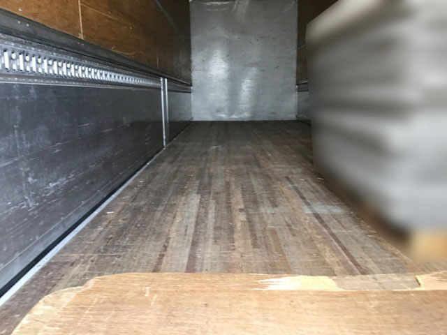 UDトラックスクオンアルミウイング大型（10t）[写真08]