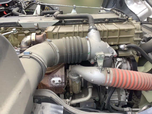 三菱ふそうスーパーグレートセルフクレーン4段大型（10t）[写真24]