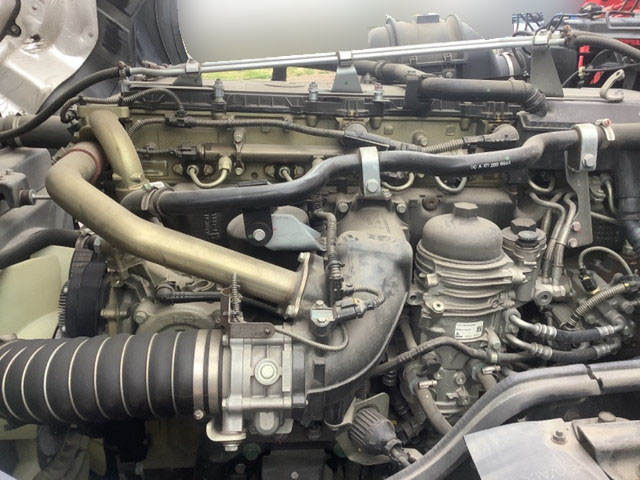 三菱ふそうスーパーグレートセルフクレーン4段大型（10t）[写真25]