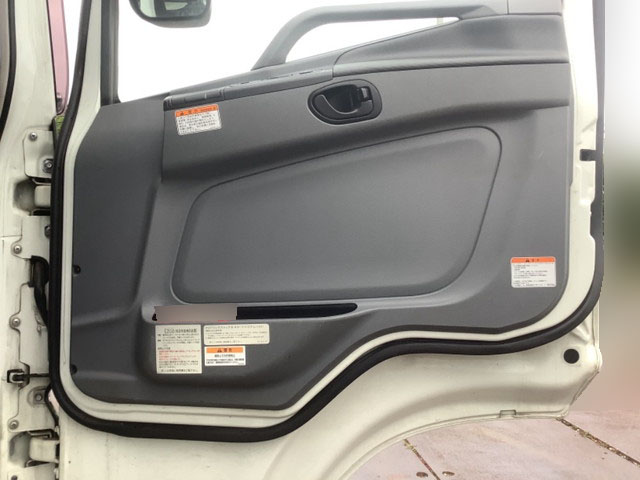 三菱ふそうスーパーグレートセルフクレーン4段大型（10t）[写真27]