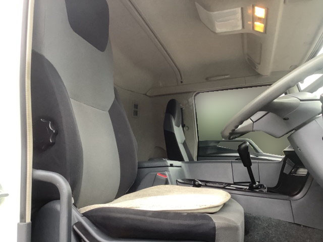 三菱ふそうスーパーグレートセルフクレーン4段大型（10t）[写真28]